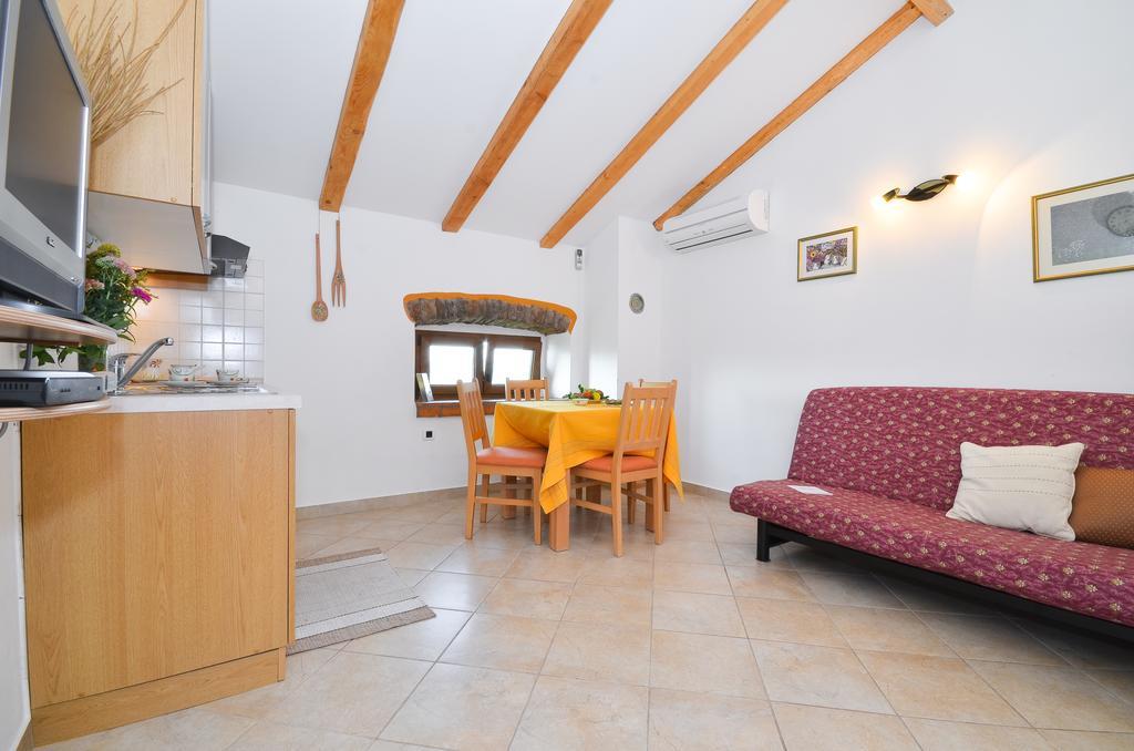 Bella Vista Apartments موتوفون الغرفة الصورة
