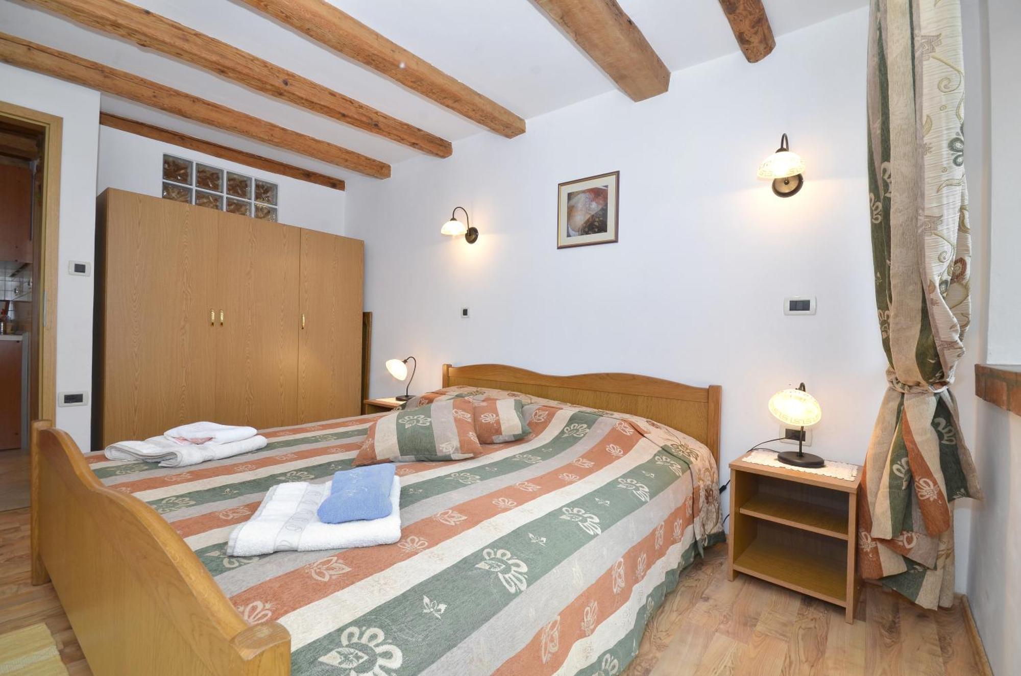 Bella Vista Apartments موتوفون الغرفة الصورة