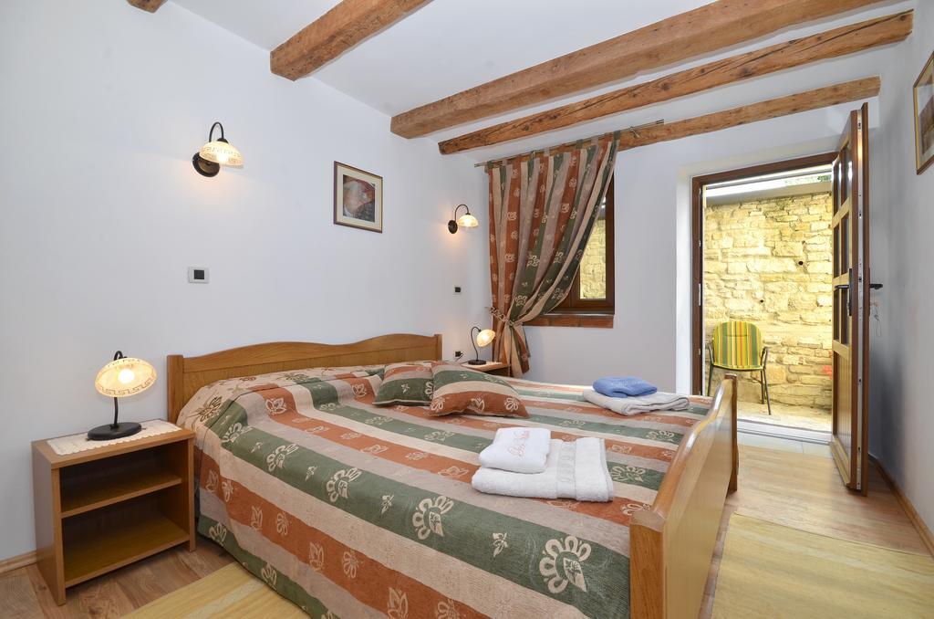 Bella Vista Apartments موتوفون الغرفة الصورة