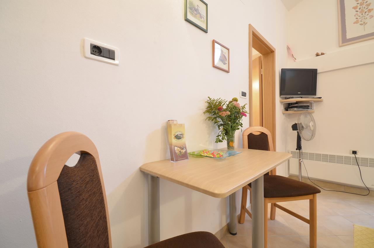 Bella Vista Apartments موتوفون المظهر الخارجي الصورة